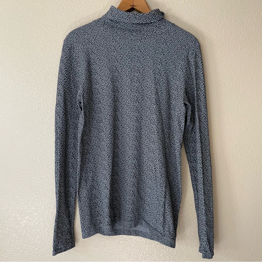 Athleta Flurry Peak Turtleneck Black/Norwegian Grey Thumbhole Sweat-Wicking